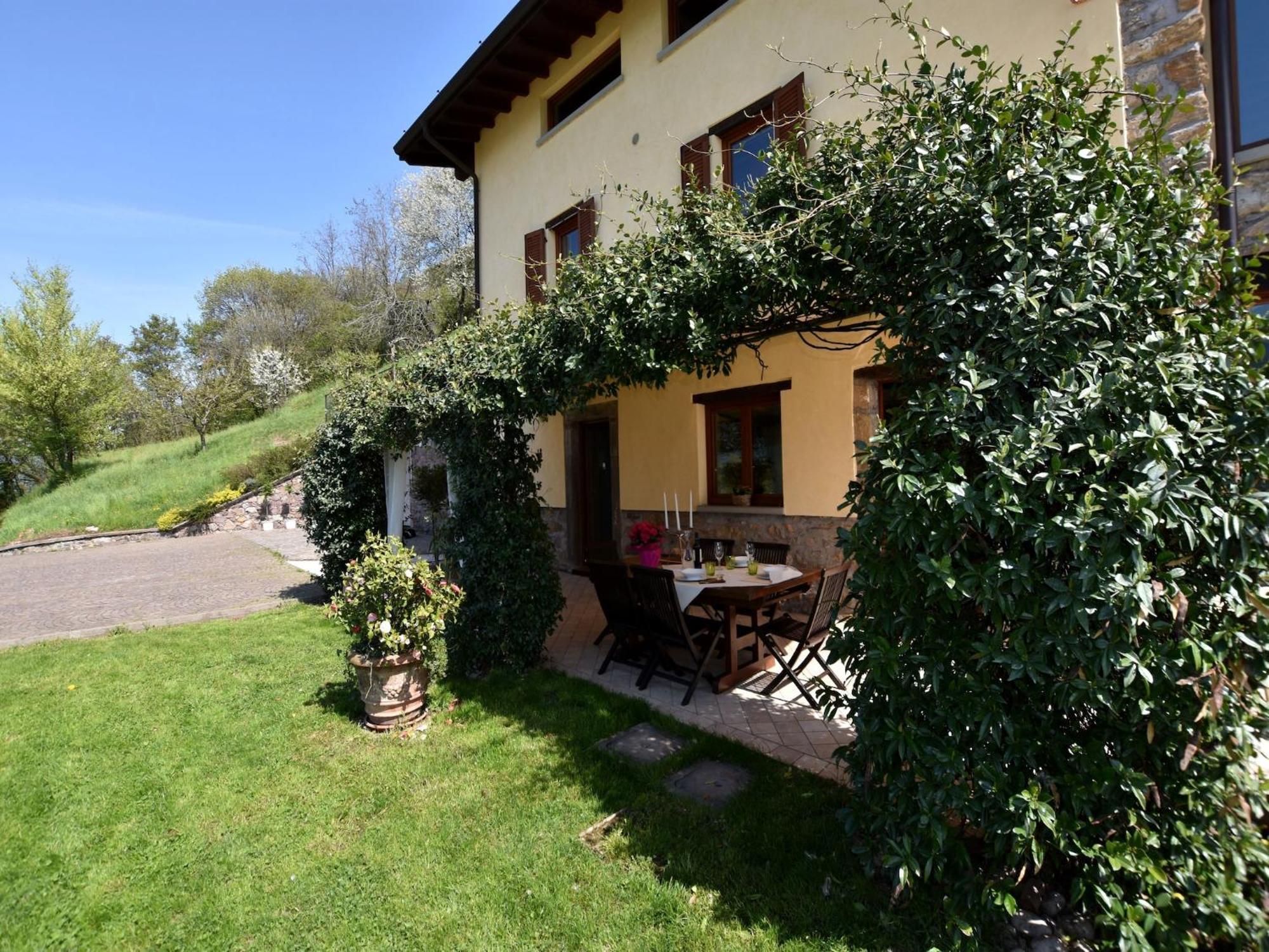 Villa In Pisogne With Pool Garden And Lake View Exterior foto