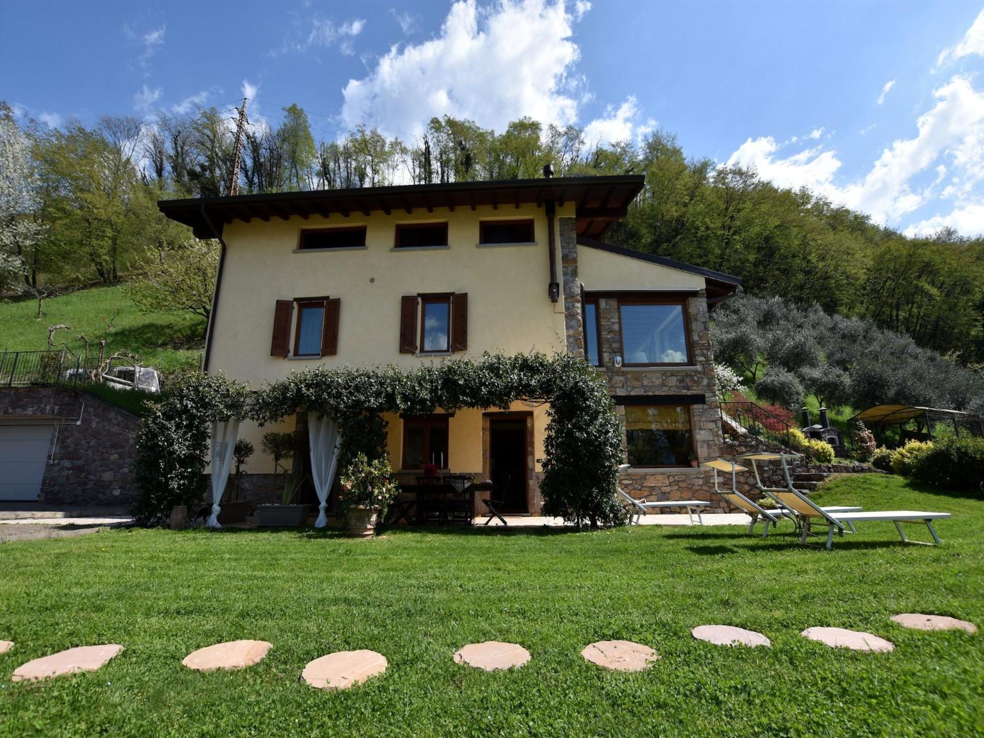 Villa In Pisogne With Pool Garden And Lake View Exterior foto