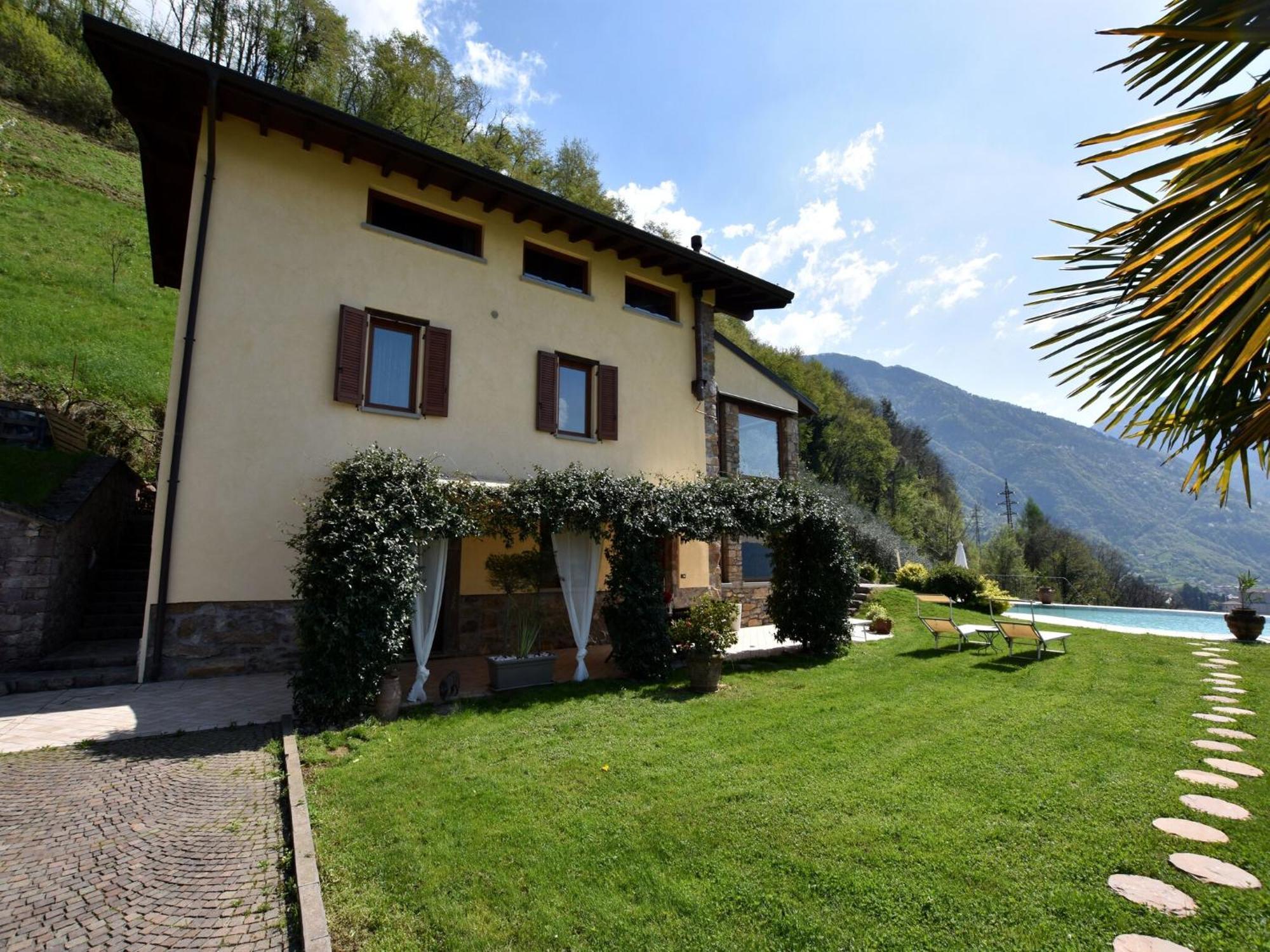 Villa In Pisogne With Pool Garden And Lake View Exterior foto