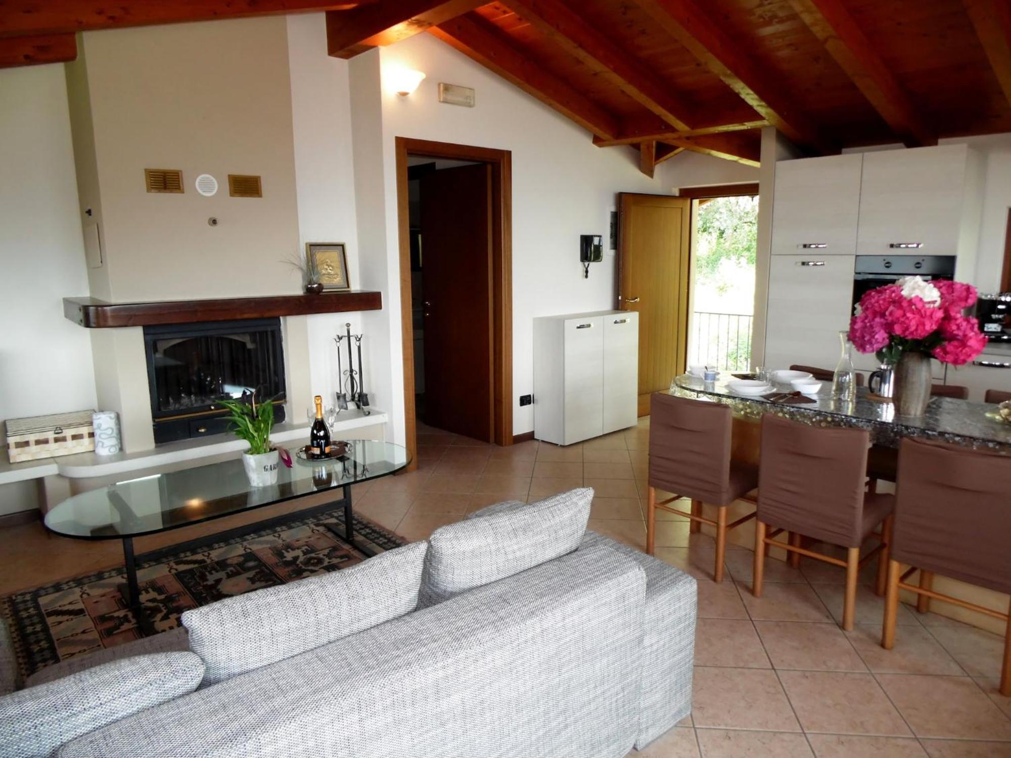 Villa In Pisogne With Pool Garden And Lake View Exterior foto