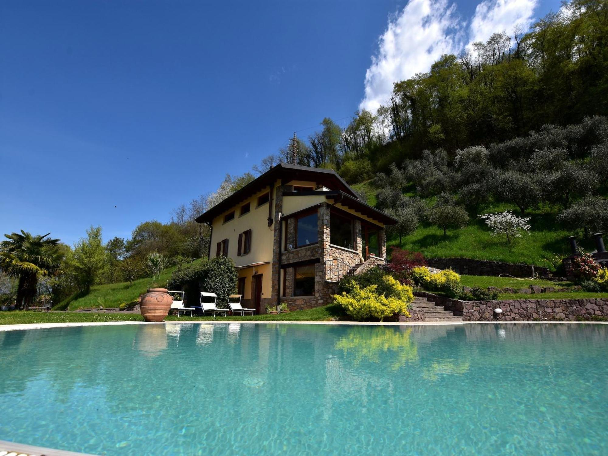Villa In Pisogne With Pool Garden And Lake View Exterior foto